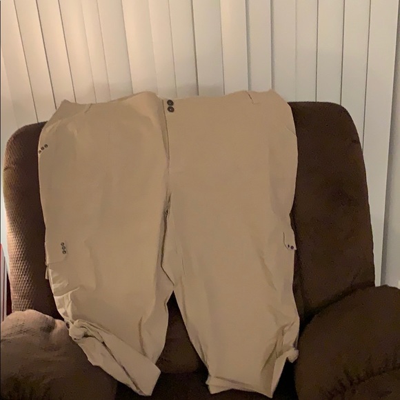 FASHION BUG KHAKI CAPRIS - Picture 1 of 7